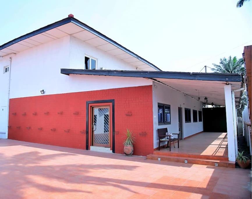 Petite'S Nest - Apartment 3 Acra Exterior foto